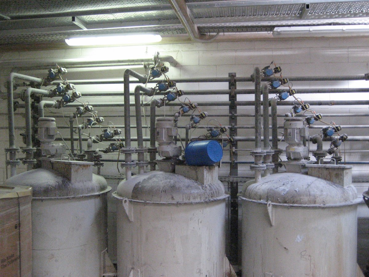 Tank farms and LNG